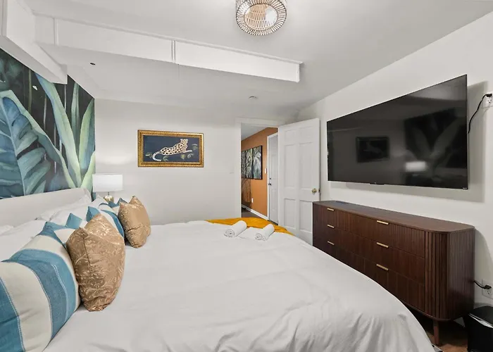 Spacious With Pool & Hot Tub Сasa de vacaciones Columbus