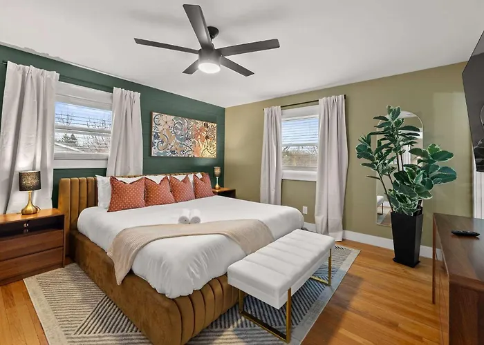 Spacious With Pool & Hot Tub * Columbus