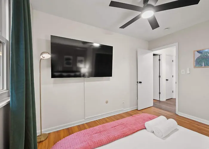 Сasa de vacaciones Spacious With Pool & Hot Tub Columbus