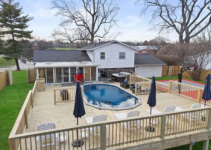 Holiday home Spacious With Pool & Hot Tub
