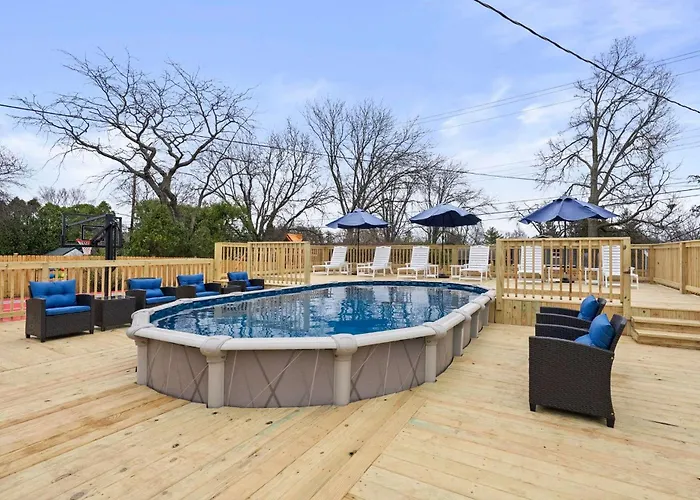 Spacious With Pool & Hot Tub *